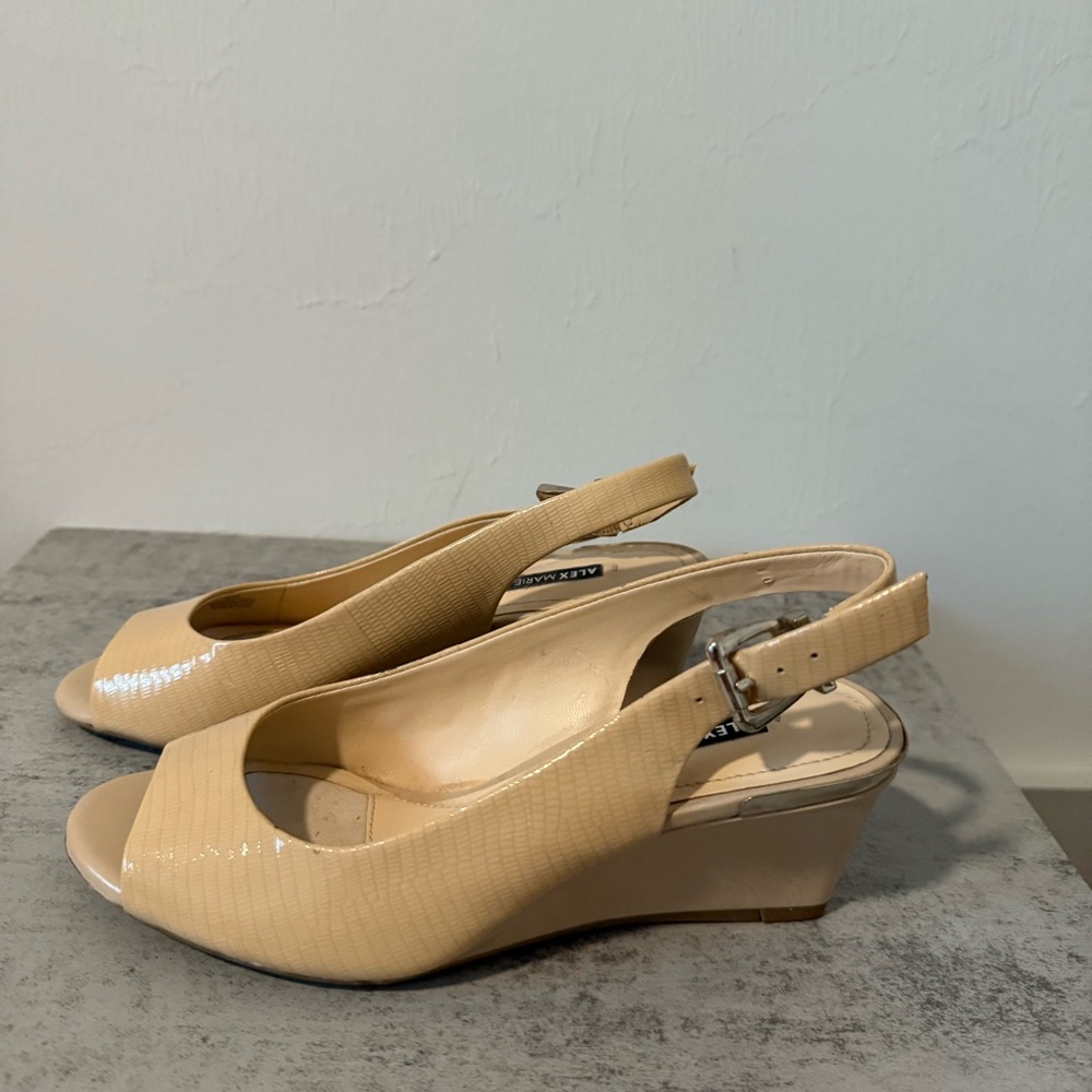 Cream/Nude Alex Marie Wedges Size 6 in Women - Picture 4 of 5